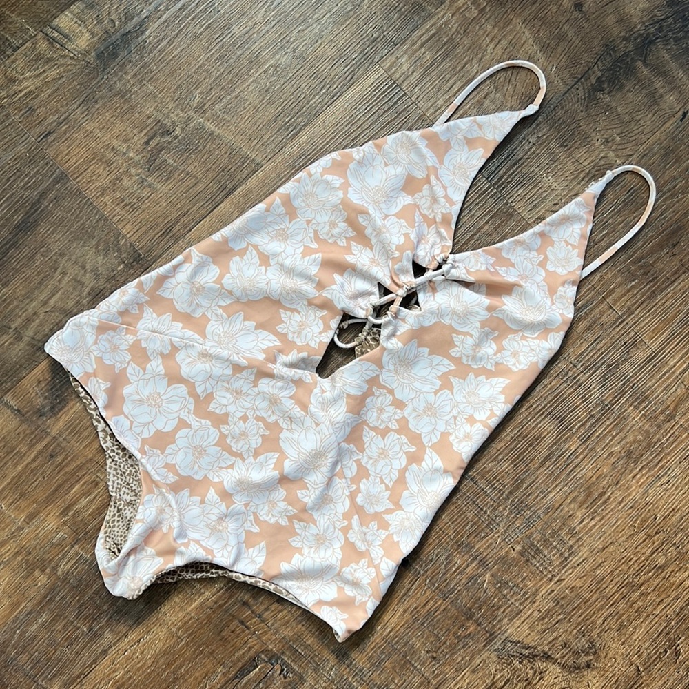 ACACIA KOKOMO ONE PIECE
